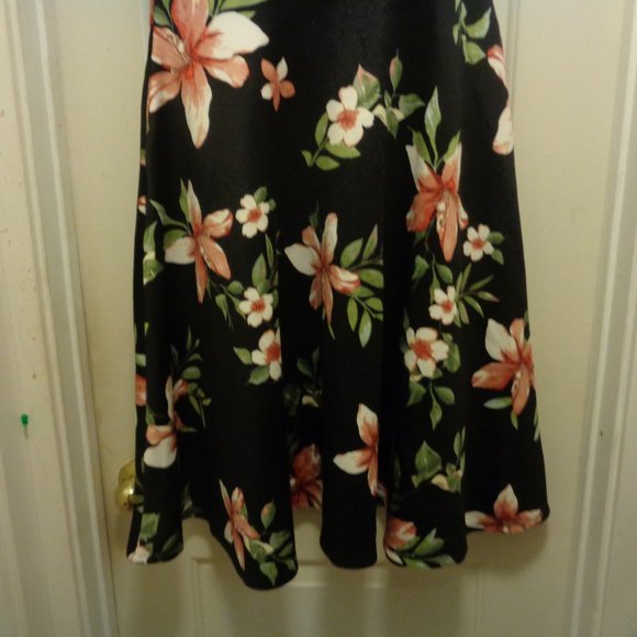 AGNES DORA SLEEVELESS FLORALS MAXI DRESS LG - Picture 6 of 8